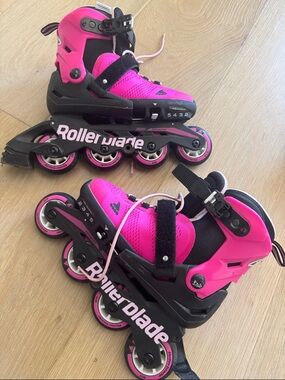 Rollerblade Kids Adjustable Inline Skates - Pink with pads